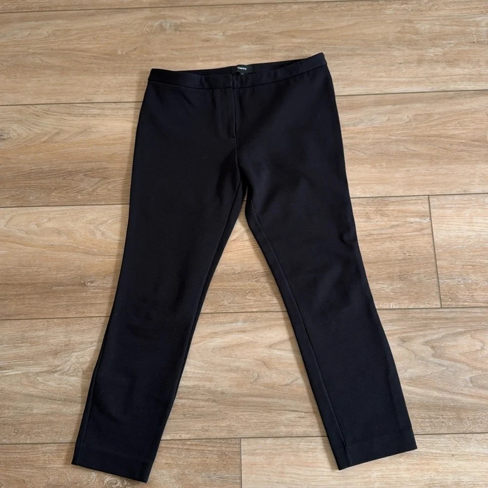 Theory Knit Pull-On Crop Pant - size 6 - Picture 4 of 7